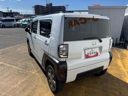 リヤドア・リヤクォーター・バックドアウィンドウにスモークドガラスを採用