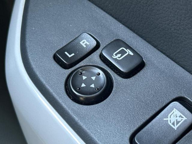 国産車から輸入車まで多様なお客様のニーズのお応えできるように、全国規模で豊富な在庫展開！車のことならWECARSへ！