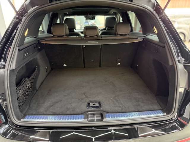 広々としたラゲッジスペースは様々な用途に使用可能です！