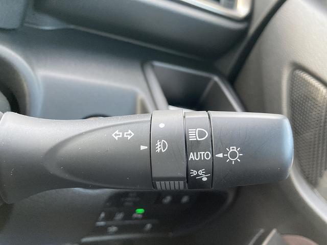 ［オートライト］AUTOに合わせておくだけで夜間や、トンネル内で自動でヘッドライトが点灯します！付け忘れ消し忘れがないので楽々☆
