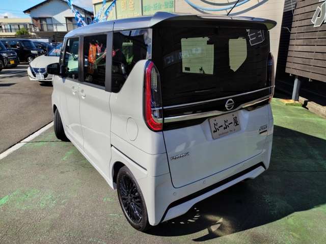 前後コーナーセンサーついてます！！！当社は遠方のお客様の対応、全国納車も承っております！お気軽にお問い合わせください！（059-334-7222）