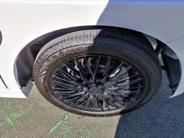 外15アルミ＆レグノタイヤ！！！ドレスアップカー多数！高品質、低価格をモットーに査定資格を持った仕入れスタッフが、自分の目で見て良質な車のみを展示しておりますので、安心してお求め頂けます！