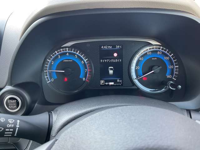 視認性の高いメーターで運転情報を的確に把握できます！