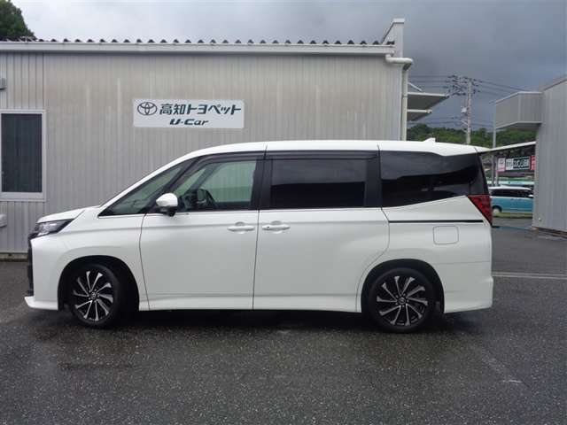 トヨタ ノア 1.8 ハイブリッド S-Z 2023年 3.3万キロ (高知県