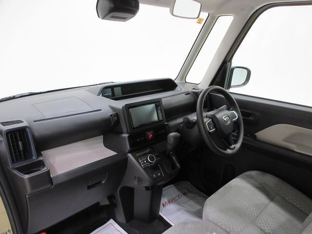ダイハツのお店では、ダイハツ車を知り尽くしたプロフェッショナルが、専用の診断機器を使って各システムを点検しております。