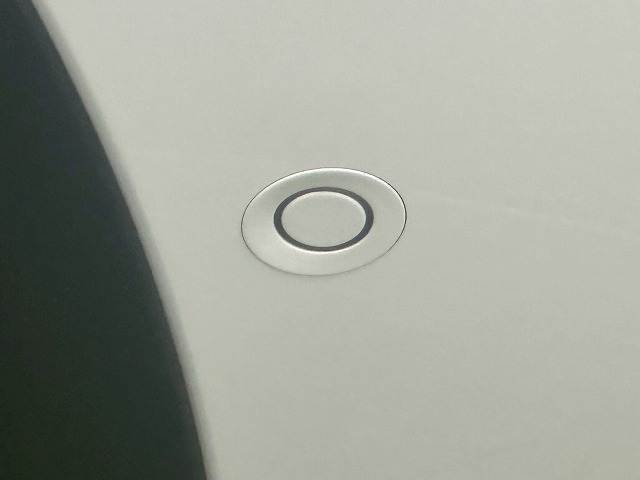 死角の障害物を検知し知らせてくれる【クリアランスソナー】搭載。