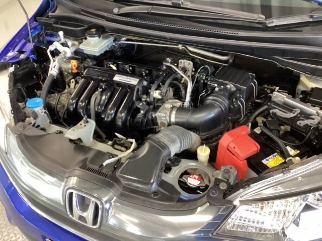 エンジンルームはクリーニング済みできれいになっております！