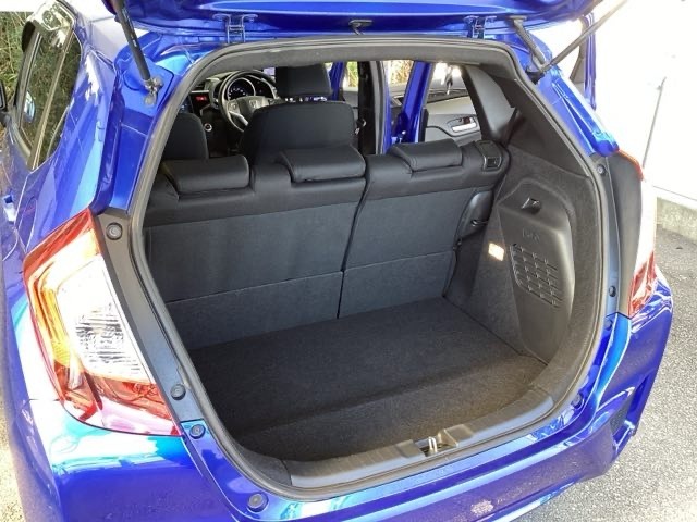 リアシートがあっても、しっかり荷物を積む事ができます。