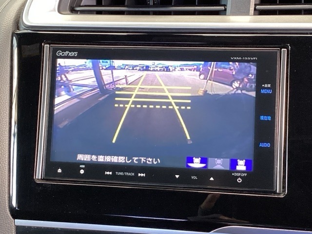 便利な3ビュー切り替え、ガイド線表示付きのバックカメラです！後退時、後方の視界をサポートします！