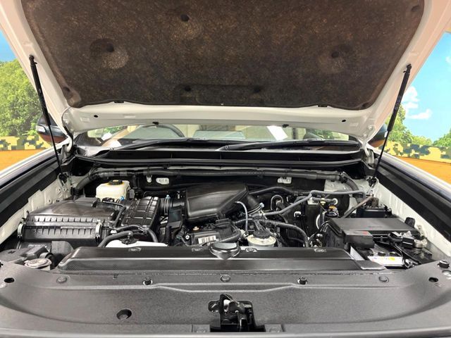 親切・丁寧な専門メカニックスタッフが応対！・車検・点検整備・事故等の修理などアフターサービスも安心。お車のカスタマイズもネクステージのサービススタッフまでご相談ください！