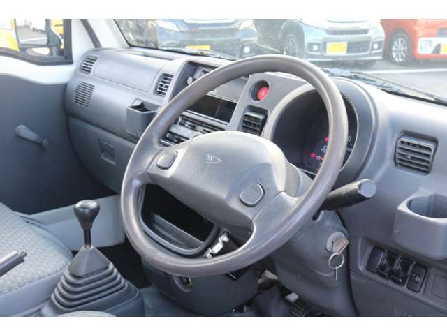 当社は程度のよいお車をできる限り安く販売するように仕入れに力を入れております。ご希望のお車がございましたら是非お問い合わせください。