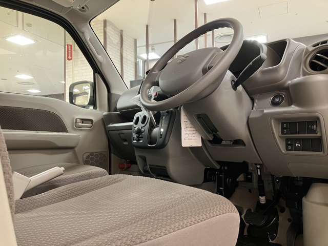 きれいな車内です。シートカバー、フロアマットなど、追加カスタムもご用命ください。