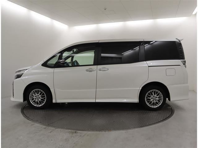 ☆トヨタの認定車です！認定車とは3つの安心で、まるごとクリーニング・車両検査証明書・ロングラン保証です！詳しくは、スタッフまたはトヨタのホームページまで(^^)/