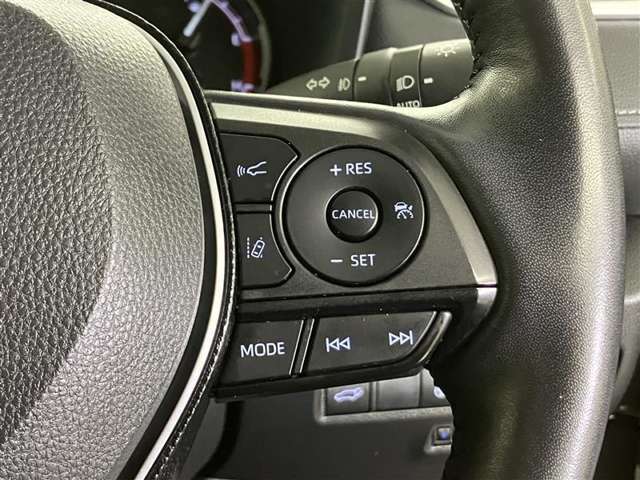 前方車両追従機能レーダークルーズコントロール付きで高速走行も楽です
