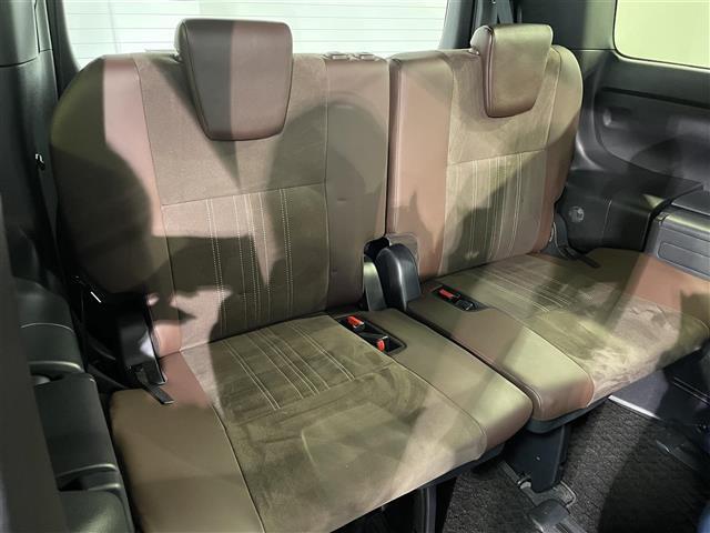 【3列目シート】店舗にて現車の確認も頂けますので、お電話で在庫をご確認の上是非、ご来店くださいませ！！！後席モニター/フリップダウンモニターの取付も承っております♪