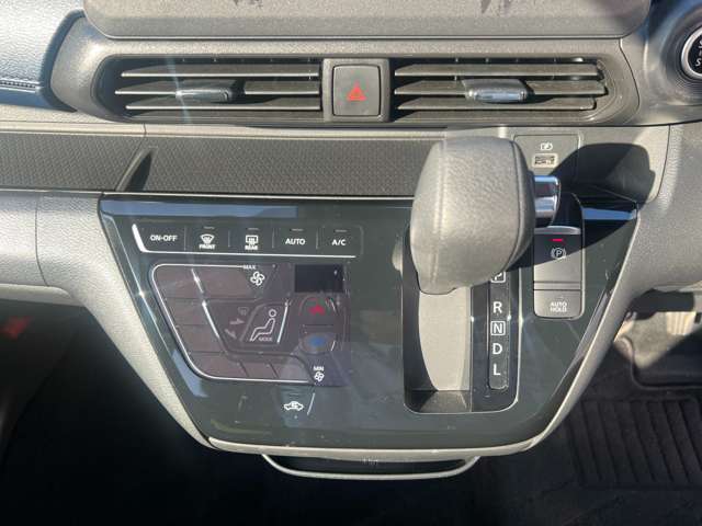 ◆オートエアコン◆温度を設定すれば自動で空調調整をしてくれます！ボタン一つで簡単便利♪