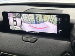 【360°ビューモニター】専用のカメラにより、上から見下ろしたような視点で360度クルマの周囲を確認することができます☆死角部分も確認しやすく、狭い場所での切り返しや駐車もスムーズに行えます。