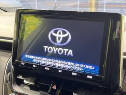 【純正9型ナビ】人気の純正ナビを装備しております。ナビの使いやすさはもちろん、オーディオ機能も充実！キャンプや旅行はもちろん、通勤や買い物など普段のドライブも楽しくなるはず♪