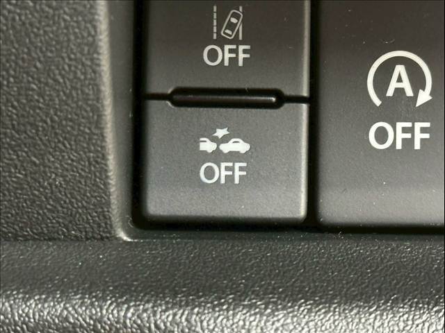 【衝突軽減ブレーキ（PCS）】万が一のときにレーダーやセンサーなどが前方障害物や車両などを検知し、衝突の可能性がある際に緊急ブレーキをかける機能です。
