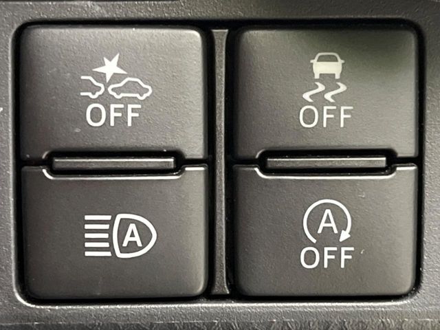 【駐車支援システム】駐車スペースを検知し、スムーズな駐車をアシスト。狭いスペースへの駐車など、駐車に自信の無い方におすすめの機能です♪