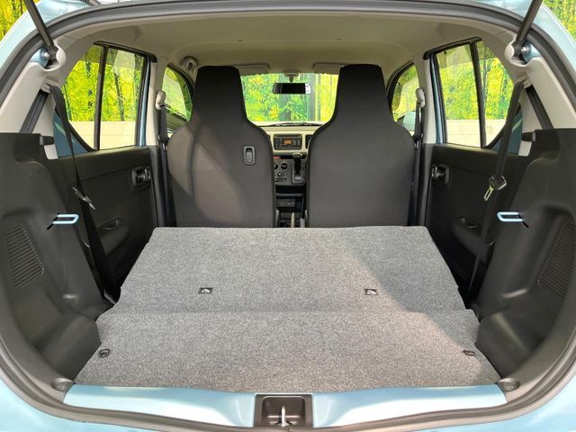 普段のお買い物や通勤、送迎等に十分な荷室スペースを確保しております。セカンドシートを倒すと、大きな荷物の積載も可能です♪