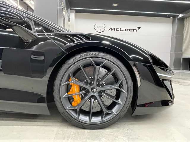 スーパーライトウェイト鍛造ホイール「スタ-」ダ-クステルスホイールフィニッシュ