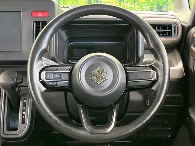 【ステアリングスイッチ】運転中、前方から目線をそらすことなく、オーディオ等の操作が可能な便利機能！安心＆快適なドライブを演出してくれます♪