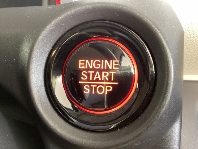 ワンプッシュでエンジンのスタート、ストップが出来て便利です。