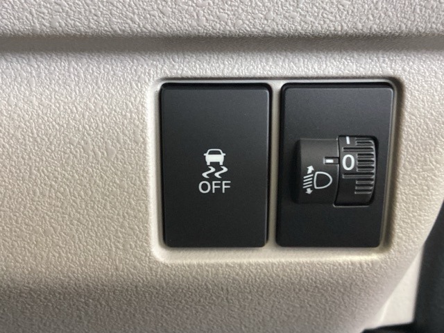 横滑り防止装置がついています。いざという時に安心ですね。