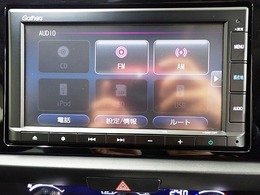 ホンダ純正ナビなのでダッシュボードにスッキリと収まっています。土地勘の無い所でも道に迷わず安心ですね！。AVも色々視聴でるのでドライブも楽しくなりますよ！