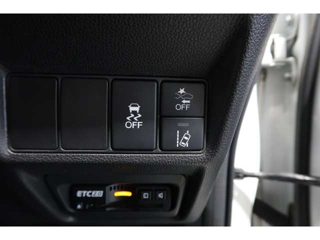 ホンダセンシング搭載！誤発進抑制機能・路外逸脱抑制機能・歩行者事故低減ステアリング・車線維持支援システム・先進車発進お知らせ機能など多彩な先進安全機能でより安全で快適なドライブを支援します。