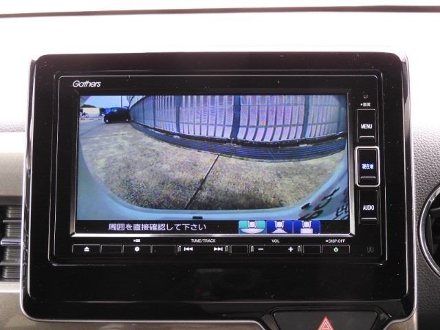 ◆バックカメラ◆リバースにするだけで映ります、後方の安全確認や、狭い駐車場での車庫入れ、雨の日や夜間など視界の悪い時に便利です！安全にバックする為には欠かせない装備です。