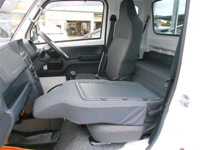 販売だけでなく、車検・修理・鈑金等、車の事なら幅広くサポートさせて頂いております。