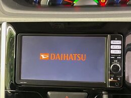 【純正ナビ】人気の純正ナビを装備。オーディオ機能も充実しており、Bluetooth接続すればお持ちのスマホやMP3プレイヤーの音楽を再生可能！毎日の運転がさらに楽しくなります！！