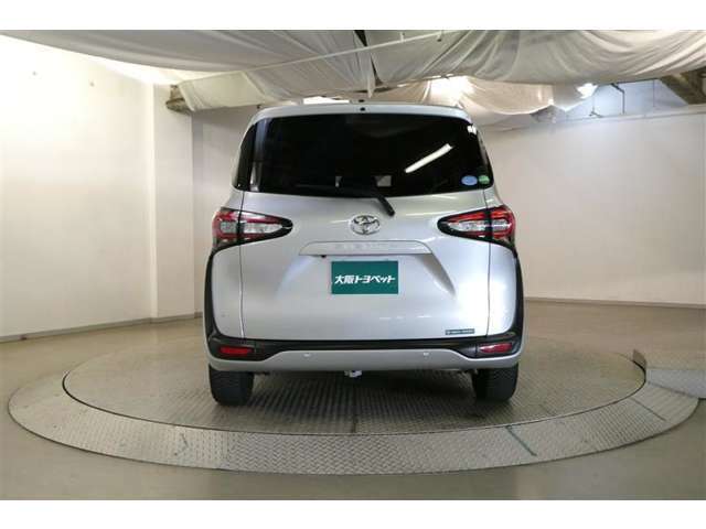 当社でご購入頂いた全ての車両はご納車前、エンジンオイル交換・ワイパーゴム・ブレーキ点検・調整・その他確認の上ご納車いたします。