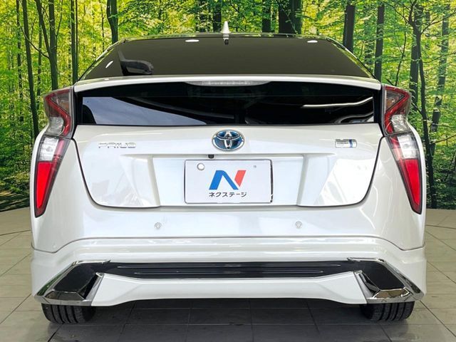 安心の最長10年・走行無制限保証（有償）をご用意。保証内容も充実はもちろん、無料点検＆オイル交換や、年中無休の全国・24時間ロードサービスも付帯されておりますのでご安心下さい。