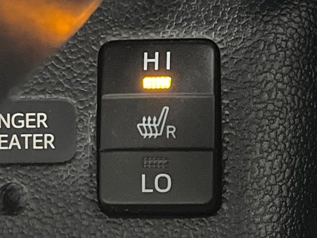 【シートヒーター】寒い日に重宝するシートヒーター！エアコンより早く温まってくれるので寒がりの人も安心ですね♪エアコンの温風は乾燥するから苦手、という方にもをおすすめです。