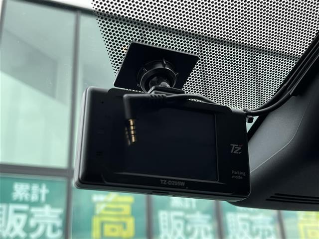 【バックミラー】大きくて見やすいので、後方を見るときも安心です！