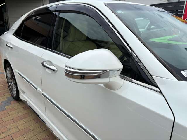 オシャレなドアミラーウインカー付き！曲がる際も前方の車から見え易いので、事故の防止にも役立ちます！