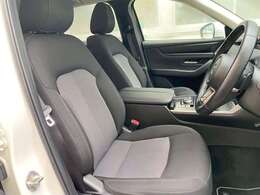 【運転席パワーシート＆ドライビングポジションメモリー機能】運転手にあったシートパターン設定可能です。