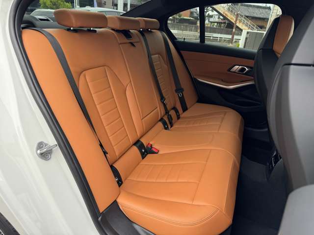 車両の詳細、ご質問につきましては、弊社営業スタッフまでお気軽にご連絡下さいませ。遠方のお客様には実車の詳細画像送信も承ります。お客様からのお問合せをお待ち致しております。無料ダイヤル 0078-6002-028023