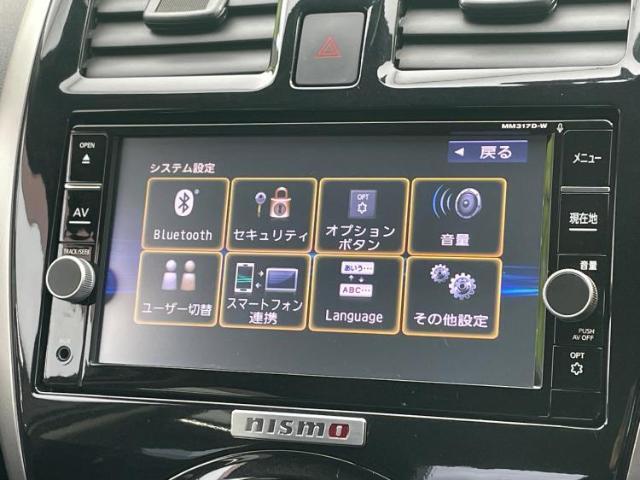 WECARSの展示場では実際に見て、触ってお車をお選びいただけます！知識の豊富な営業スタッフが様々なカーライフをご提案いたします！