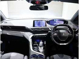 LIBERALAは、輸入車選びの新たなスタイルを提案するインポート・セレクト・ブランドです。オーナー様となる方がクルマから直接感じる感性を第一にした、最良の一台との出会いをコーディネートいたします。
