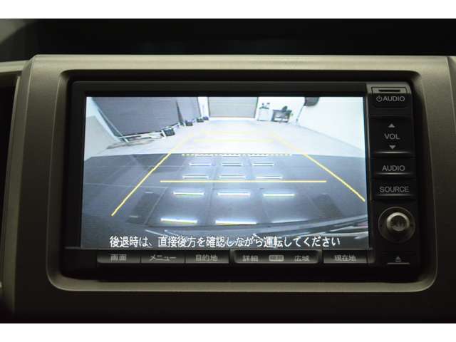 バックモニターで車庫入れ楽々♪