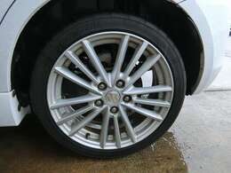 純正アルミホイール付き