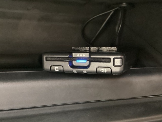 ETCが付いてます。ETC搭載車しか通過できないスマートICが利用できるようになりますよ！現在スマートICの設置箇所も増えてきているので、高速道路利用の幅が広がりますね☆