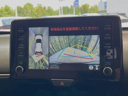 【パノラミックビューモニター】専用のカメラにより、上から見下ろしたような視点で360度クルマの周囲を確認することができます☆死角部分も確認しやすく、狭い場所での切り返しや駐車もスムーズに行えます。