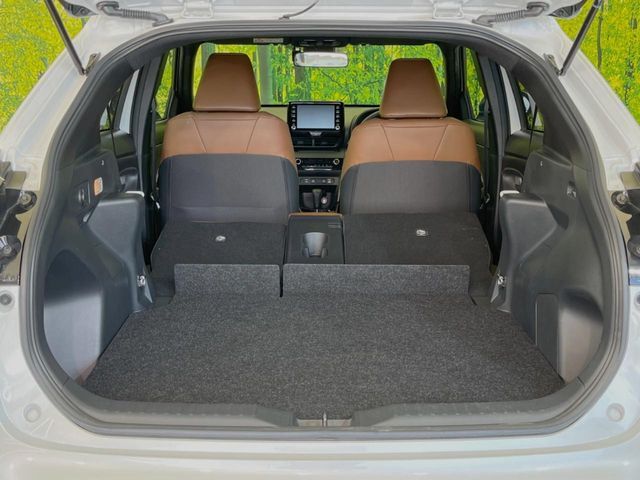 普段のお買い物や通勤、送迎等に十分な荷室スペースを確保しております。セカンドシートを倒すと、大きな荷物の積載も可能です♪