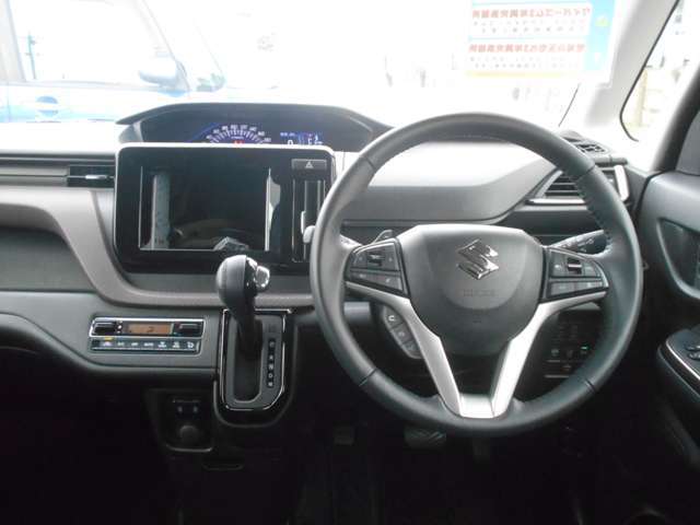 【車内消臭・除菌済】 こちらの車両は直接触れるハンドルやシフトノブ、車内の隅々まで消臭・除菌済です。