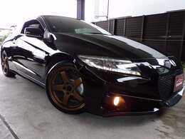 ボンネット等に写る黒い点は店舗内照明の反射が写真に写ってます～